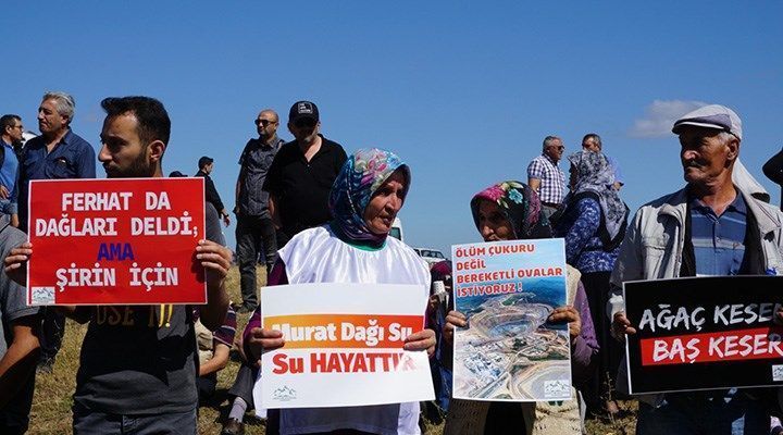 Kadınlar altın arayıcılarına öfkeli: